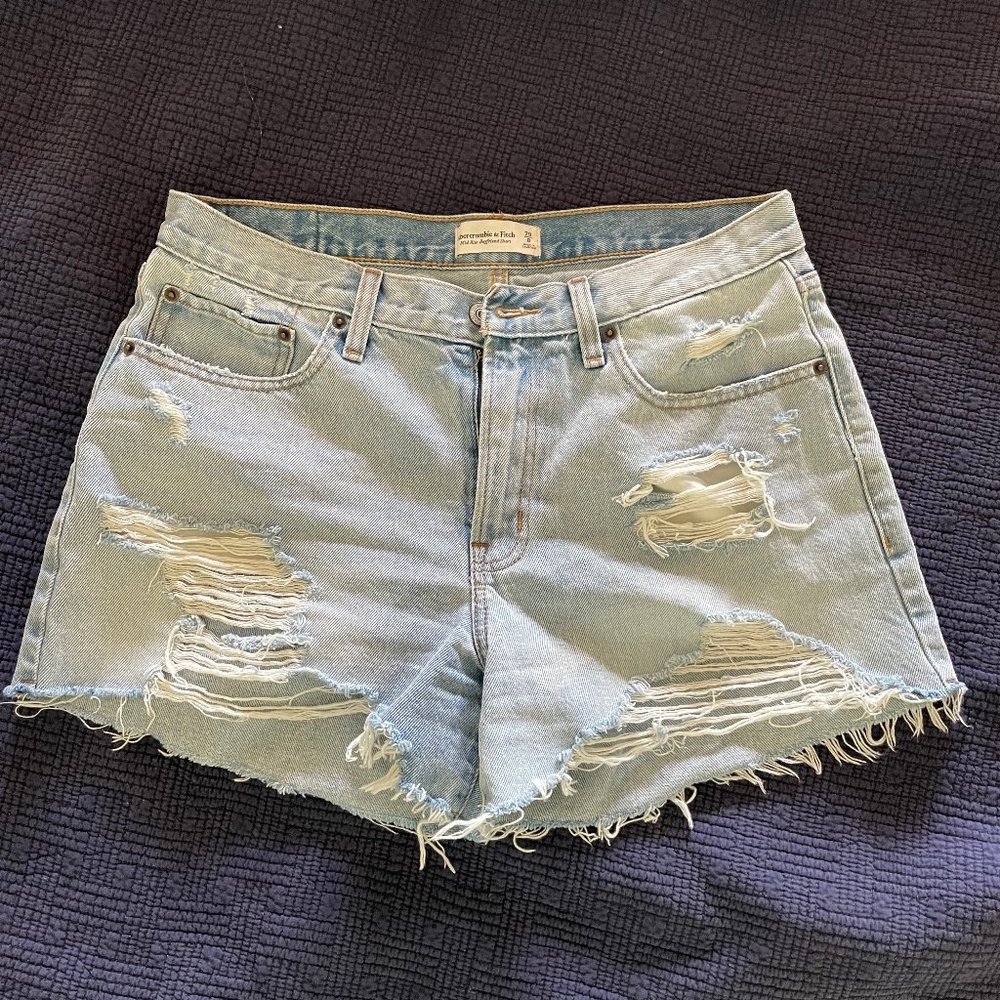 Abercrombie & Fitch Mid Rise Boyfriend Shorts